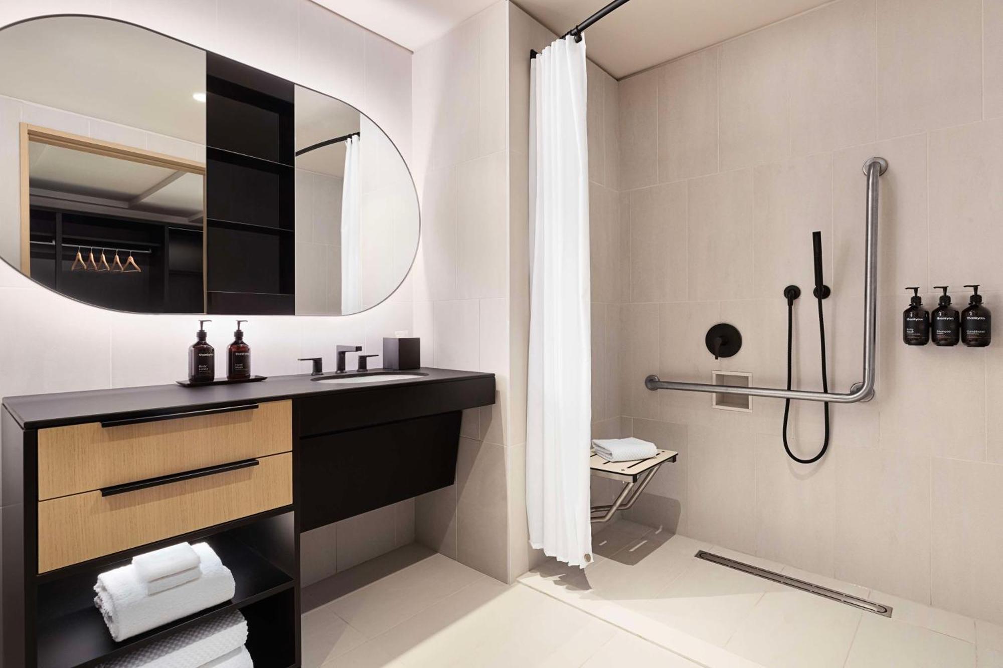 King Room Roll--Shower Mobility or Hearing Accessible,1551453160:JPEG